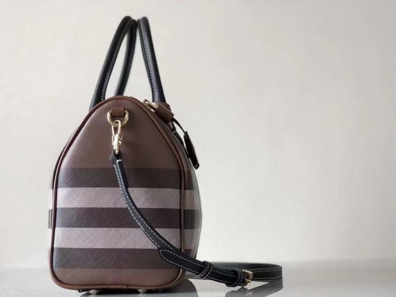 Bv*b*rry travel bags